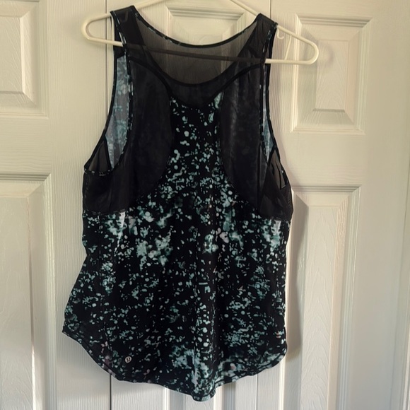 Lululemon Athletica Tank Top in Black with Breathable Fabric - Picture 2 of 2